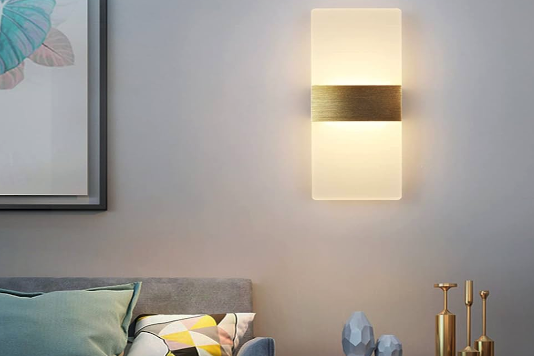 Die Eleganz von Wohnzimmer-Wandlampen aus gebürstetem Metall